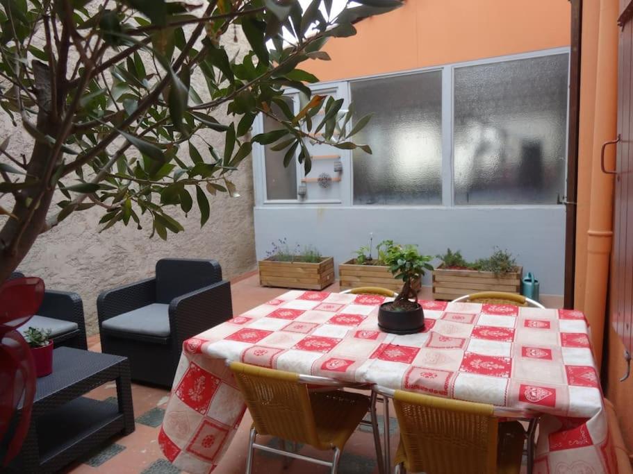 Appartement Spacieux Avec Grand Patio, 1Er Etage Sigean Ngoại thất bức ảnh